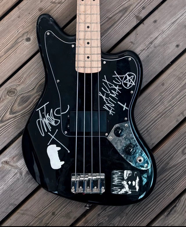 Tour-Used & Signed Jaguar Bass IAMX / Aux Animaux