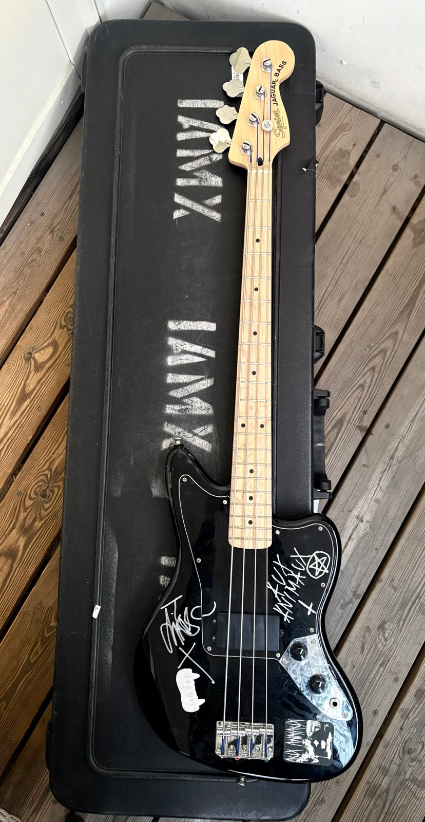 Tour-Used & Signed Jaguar Bass IAMX / Aux Animaux
