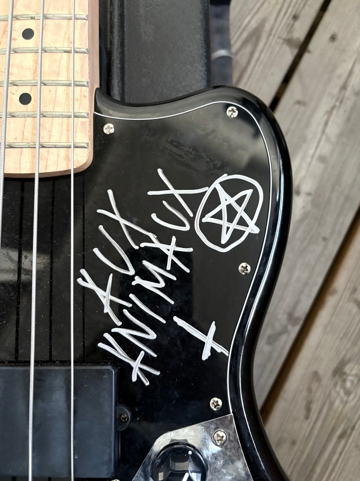 Tour-Used & Signed Jaguar Bass IAMX / Aux Animaux